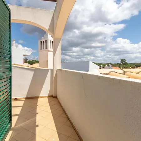 Tac - Tina Vilamoura 쿼테이라